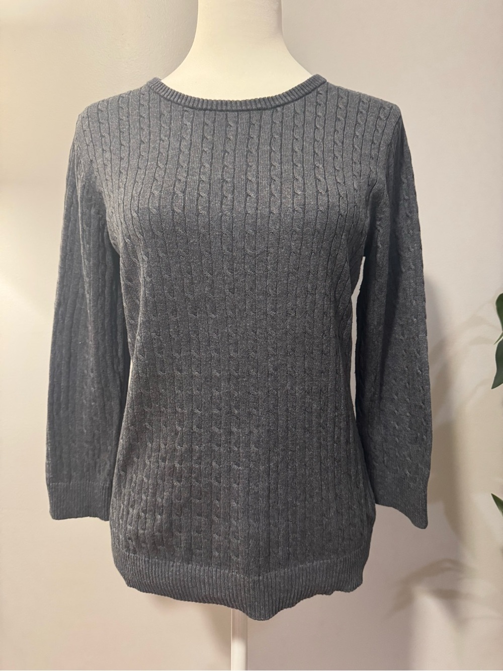 The Limited Women’s Gray Cable Knit Light Sweater - 3/4 sleeves - Size M